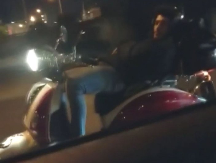 Motosikleti sırtüstü yatarak kullanan sürücüye 1360 lira ceza -2