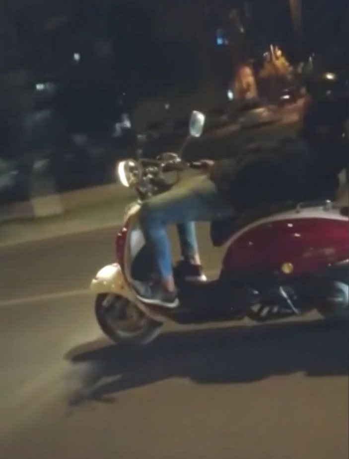 Motosikleti sırtüstü yatarak kullanan sürücüye 1360 lira ceza -3