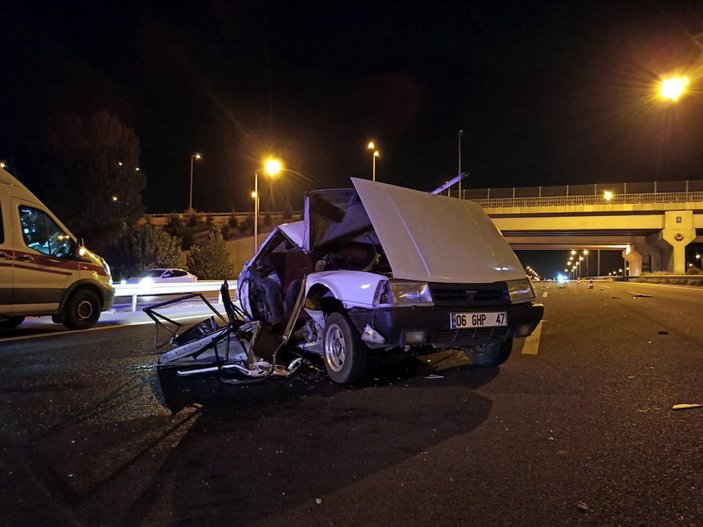 Ankara'da tır, yolda duran otomobile çarptı: 2 ölü