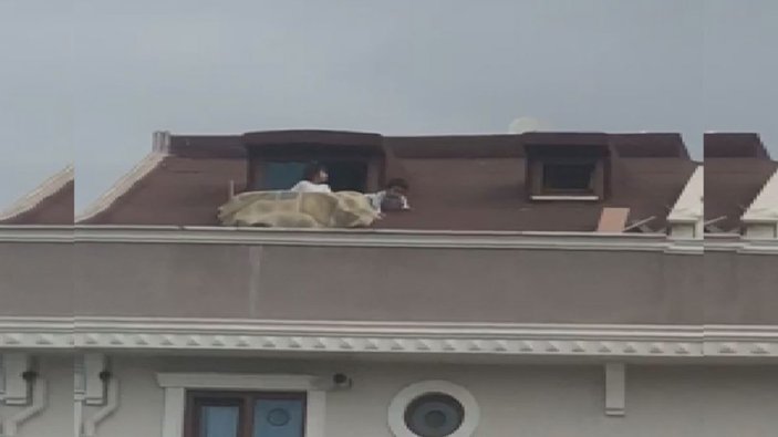 Sultanbeyli'de çocukların çatıdaki tehlikeli oyunu
