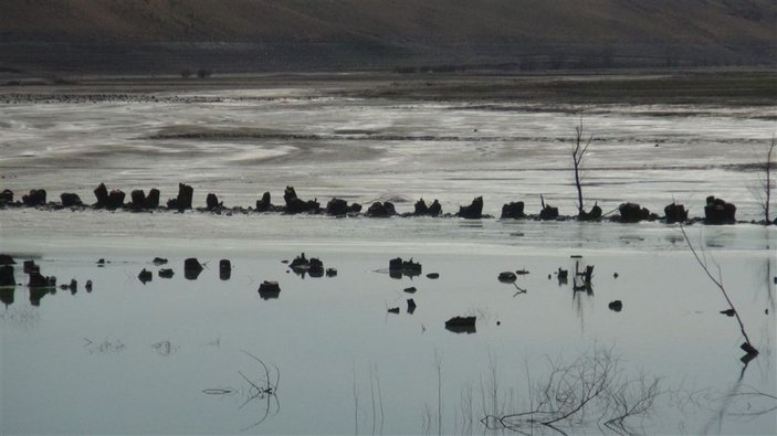 Barajda su seviyesi düşünce köy ortaya çıktı -7