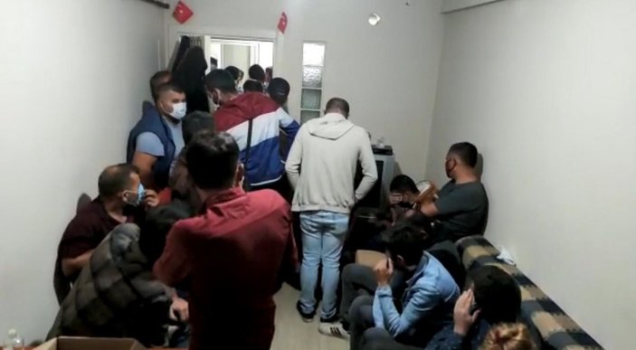Eskişehir’de kumar oynarken yakalanan 56 kişiye 176 bin 400 lira ceza -1