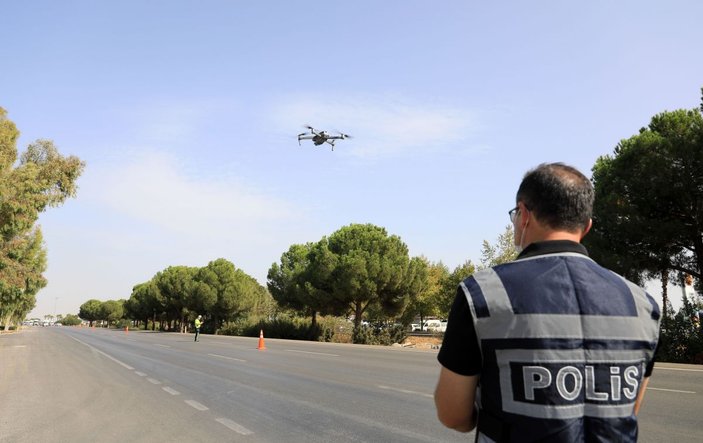 Ehliyetine el konulan sürücü kırmızı ışıkta geçince drona yakalandı -1