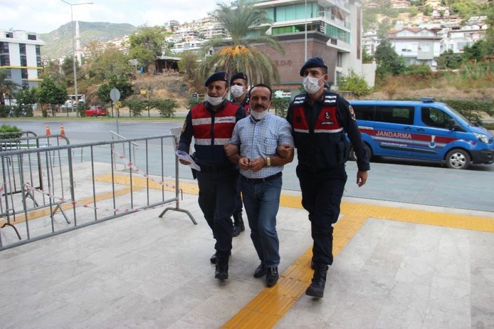 Antalya’da bir eve yapılan baskınla bin 83 tarihi sikke ele geçirildi -3