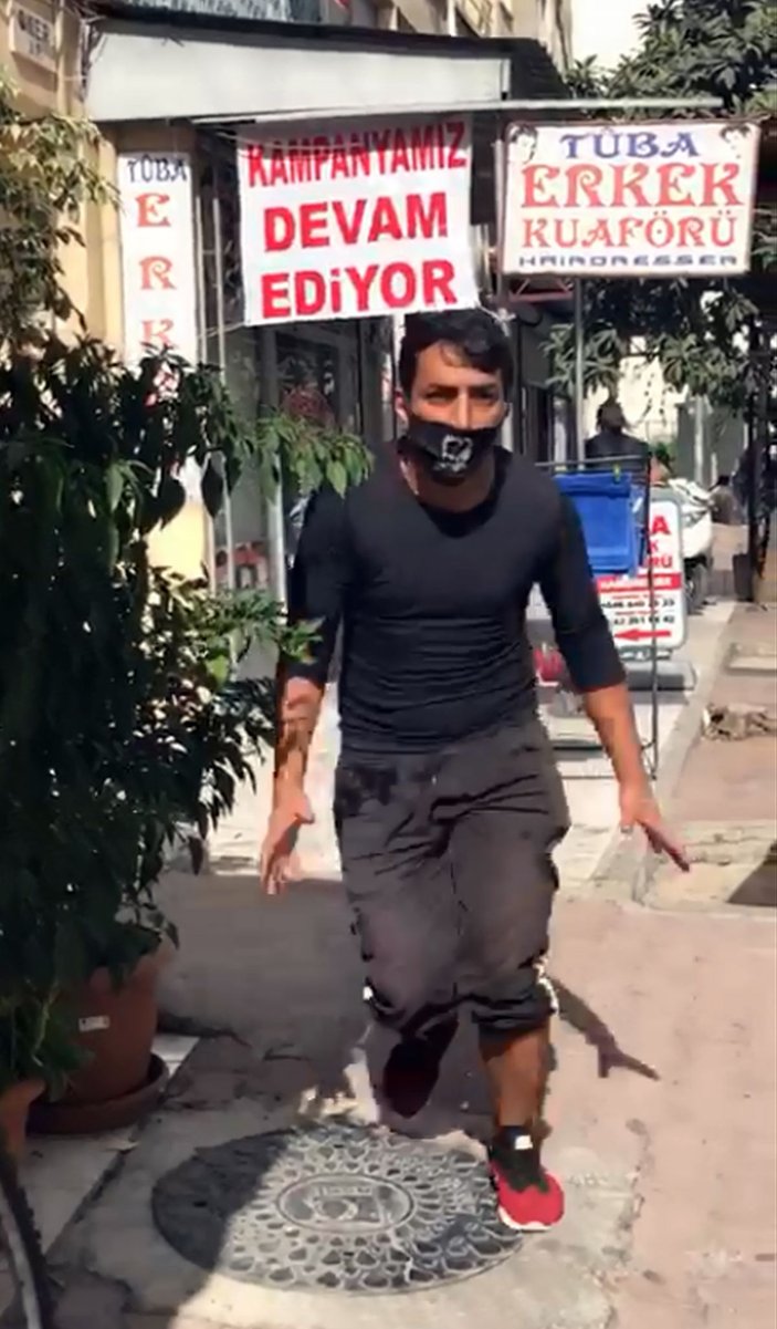 Antalya'da seyyar satıcıdan kadın zabıtaya saldırı -1