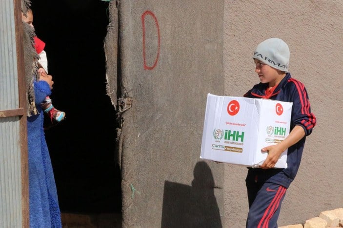 İHH’den İdlib’deki ailelere gıda yardımı -9