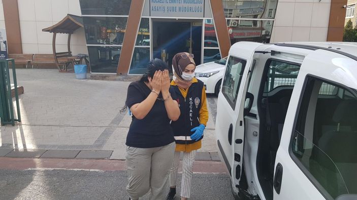 Kuyumculardan 100 bin lira değerinde bileklik çalan 2 şüpheli yakalandı -2