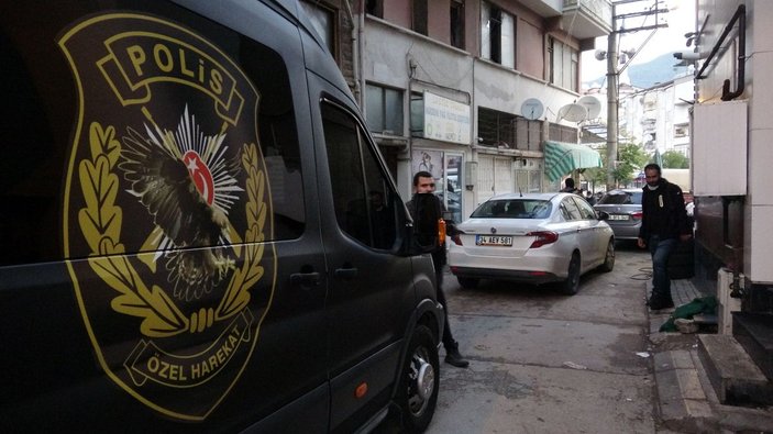 Bursa'da silah kaçakçılarına 500 polisle şafak operasyonu -10