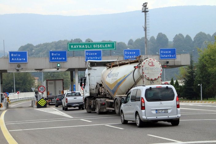 TEM Otoyolu Bolu Dağı geçişi Ankara istikameti ulaşıma kapatıldı -6