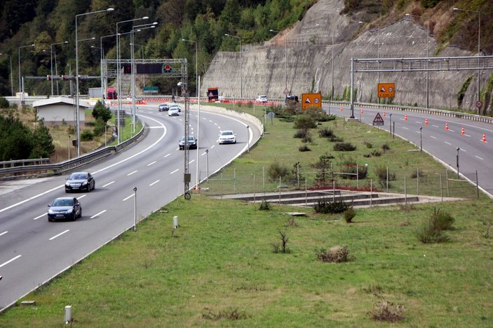 Yol çalışması nedeniyle kapalı olan Bolu Dağı Tüneli, geçici olarak trafiğe açıldı -5