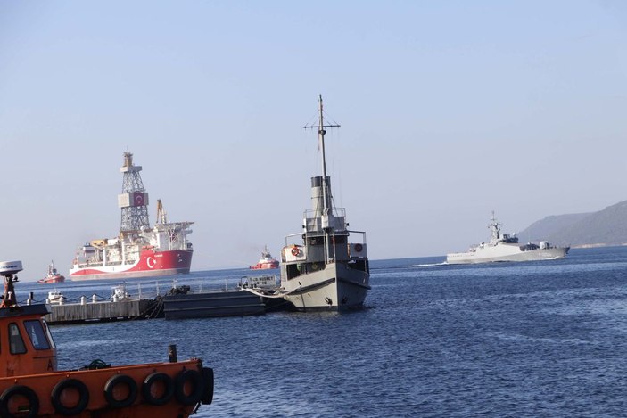 Sondaj gemisi 'Kanuni', Çanakkale Boğazı'nı geçiyor -2