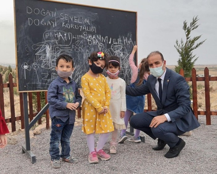 Hababam Sınıfı’ndaki sahne gerçek oldu, ormanda okul açıldı -1
