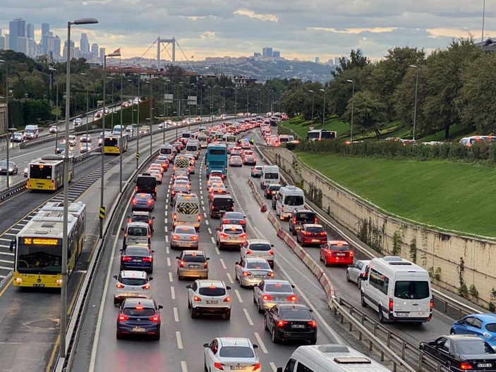 Haftanın ilk iş gününde İstanbul'da trafik yoğunluğu -1