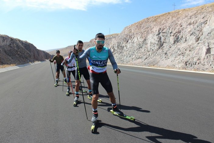 Tekerlekli kayaklarıyla kara yolunda çalışan Seher, olimpiyat vizesi için yarışacak -9