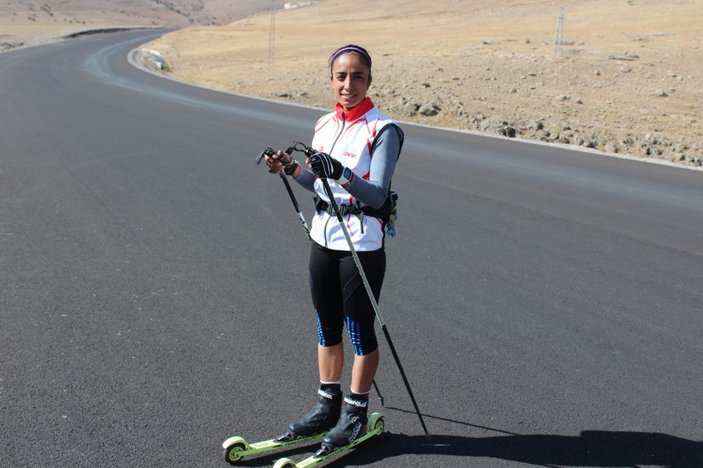 Tekerlekli kayaklarıyla kara yolunda çalışan Seher, olimpiyat vizesi için yarışacak -3