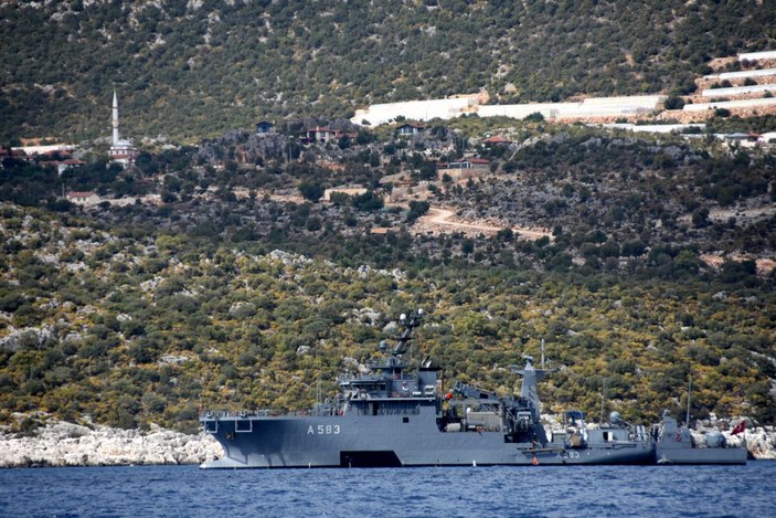 Türk savaş gemileri, Akdeniz'de bekliyor -1