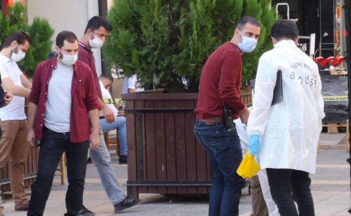 Ablasını sokak ortasında öldürdü -10