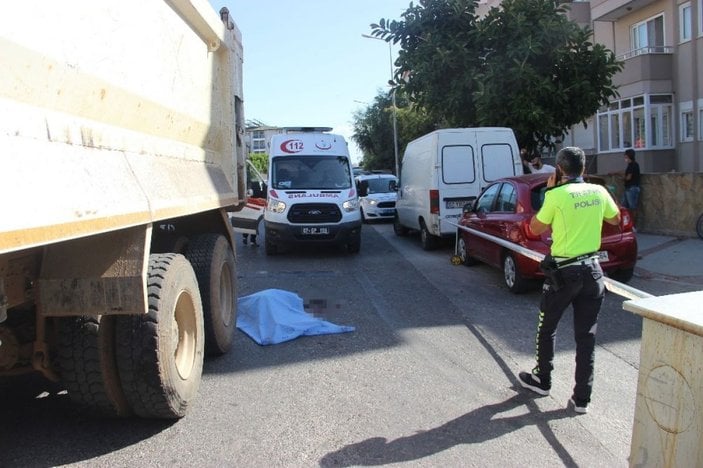 Antalya'da hafriyat kamyonunun altında kalan turist öldü