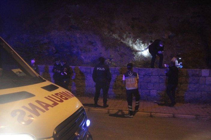 Kayseri'de başına taşla vurduğu komşusunu kayalıklardan attı