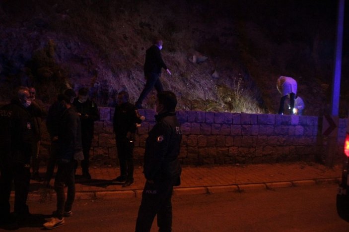 Kayseri'de başına taşla vurduğu komşusunu kayalıklardan attı