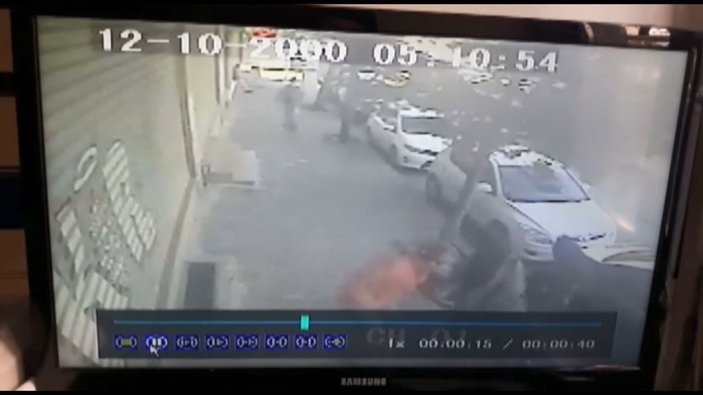 Bayrampaşa'da genç kıza sokak ortasında bıçaklı saldırı -2