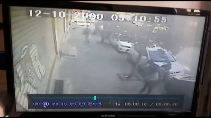 Bayrampaşa'da genç kıza sokak ortasında bıçaklı saldırı -3