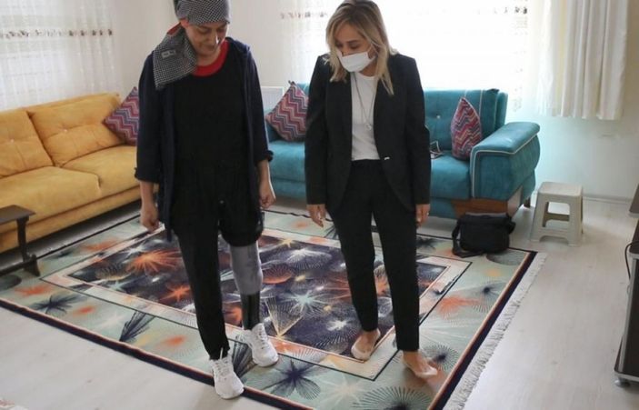 4. kattan düşen kadın 5 yıl sonra ilk adımı atmanın mutluluğunu yaşadı -1