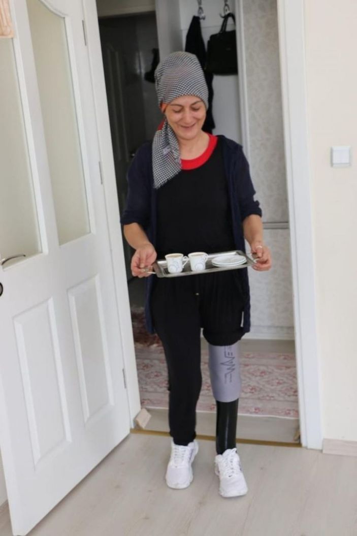 4. kattan düşen kadın 5 yıl sonra ilk adımı atmanın mutluluğunu yaşadı -3