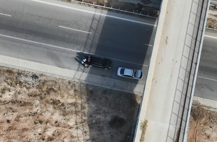 Mersin'de otoyolda uyuşturucu nakli dronla görüntülendi
