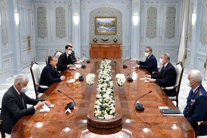 Bakan Akar, Özbekistan Cumhurbaşkanı Mirziyoyev ile görüştü -1