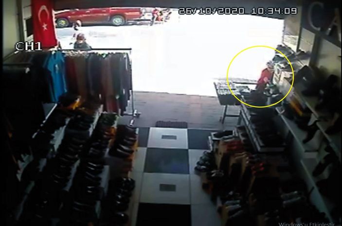 d Ayakkabı hırsızlığı kamerada -1