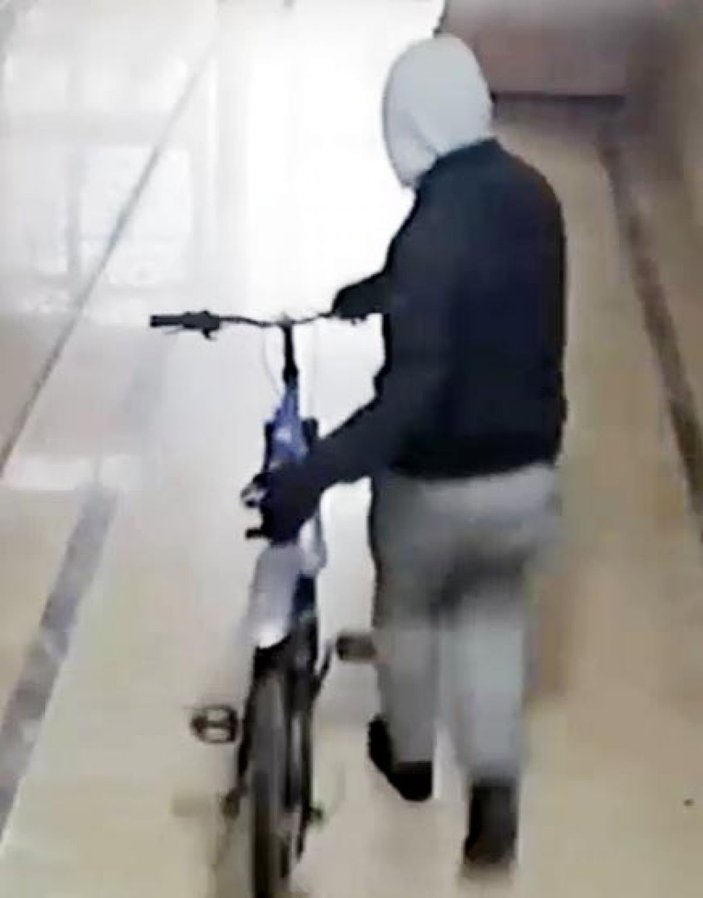 Apartmanlardan bisiklet hırsızlığı kamerada -2