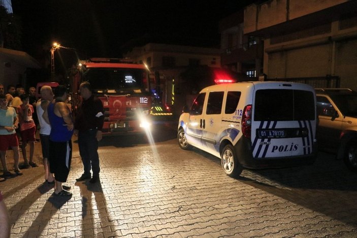 Adana'da annesiyle yaşadığı evi benzin dökerek yaktı