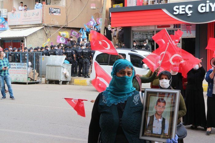 HDP'li milletvekili, kadınların teröre tepki eylemini engellemek istedi -6