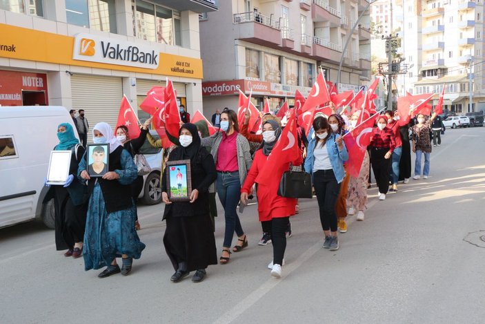 HDP'li milletvekili, kadınların teröre tepki eylemini engellemek istedi -10
