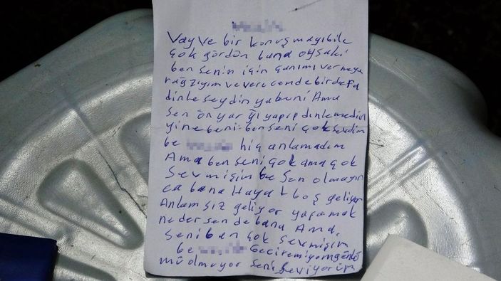 Eski eşi konuşmak istemeyince, not bırakıp camide kendini astı -8