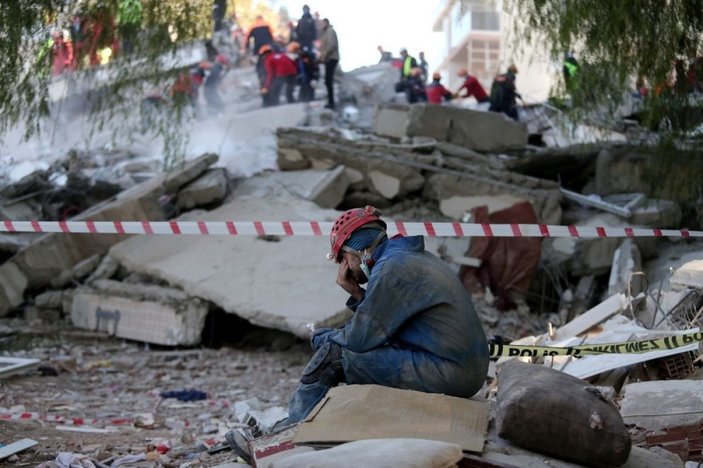 İzmir deprem gözyaşı