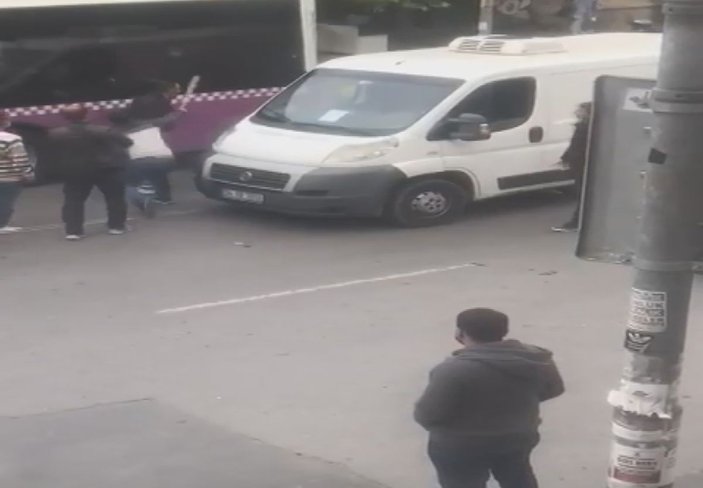 Kadıköy'de yol verme kavgası 