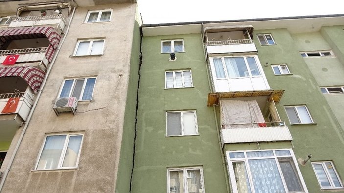 Bursa'da çatlak binalarda 10 bin kişi yaşıyor