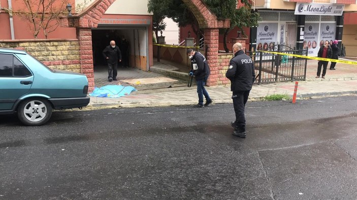 Tekirdağ'da halı silkelerken balkondan düşerek öldü