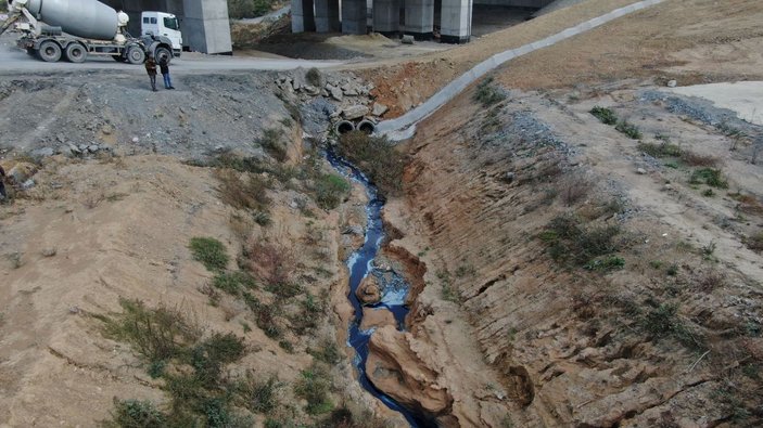 Sultangazi'deki dere mavi ve siyah akıyor; Alibeyköy Barajı'na ulaşıyor iddiası -6