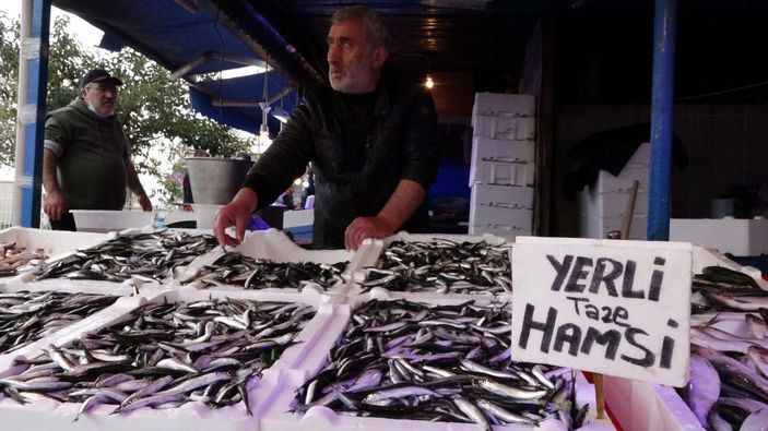 Trabzon'da tezgahlarda, palamudun yerini hamsi aldı -4