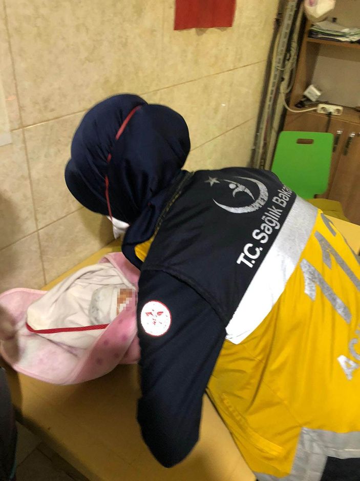 Samsun'da bir kadın, 3 günlük bebeğini tuvalete bıraktı