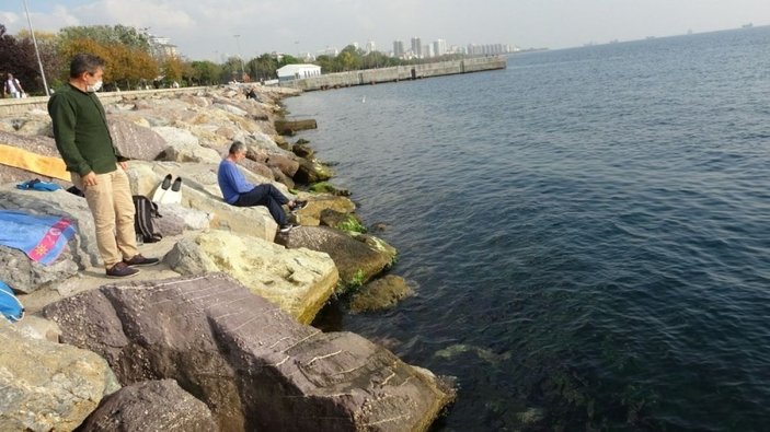 Kadıköy’de deniz sularının çekilmesi paniğe neden oldu