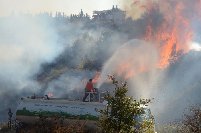 Antalya'da makilik yangını; 5 dekar alan kül oldu -2