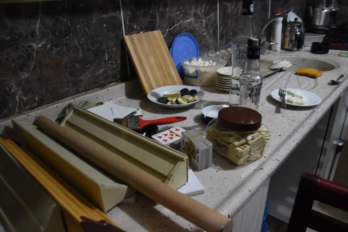 Kütahya’da kumar oynarken yakalanan 14 kişiye 65 bin 240 lira ceza -5