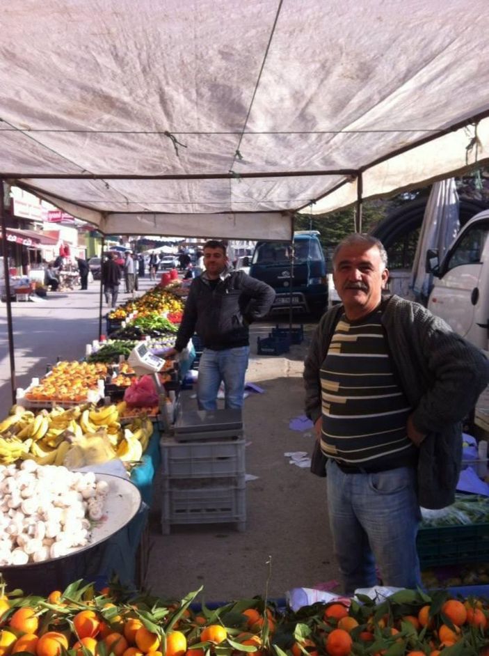 d Pazarcı çift, yer sofrasının başında ölü bulundu -1