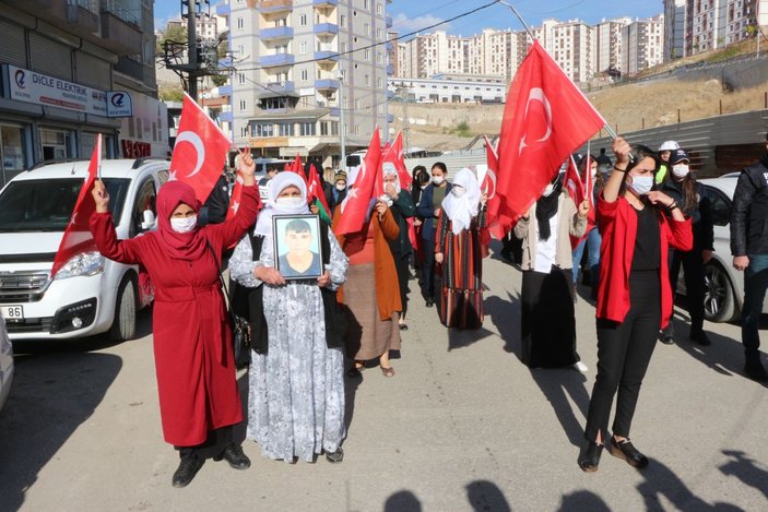 Şırnaklı kadınlar, engellemelere rağmen HDP önündeki eylemlerini sürdürdü -5