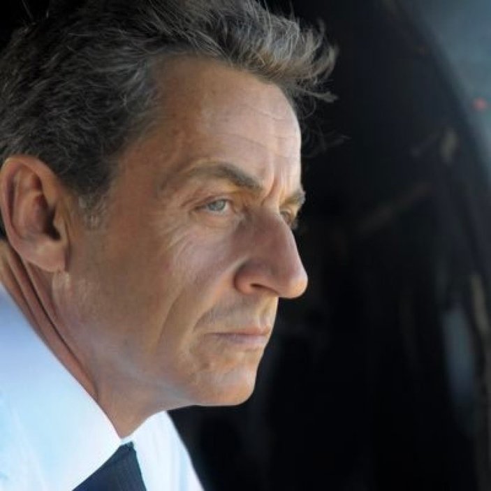 Fransa eski cumhurbaşkanı Sarkozy yolsuzluktan bugün hakim karşısına çıkacak -1