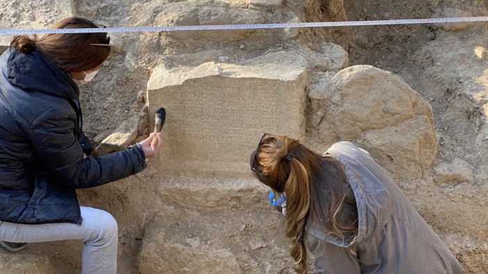 İznik'te Roma dönemine ait mezar taşı keşfedildi -2